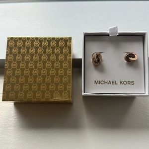 Michael Kors stud earrings rose gold